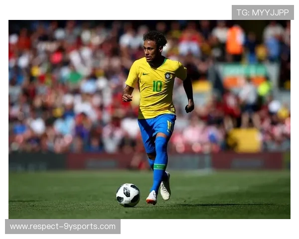 提升足球技术水平的必备技巧解析助你成为场上明星