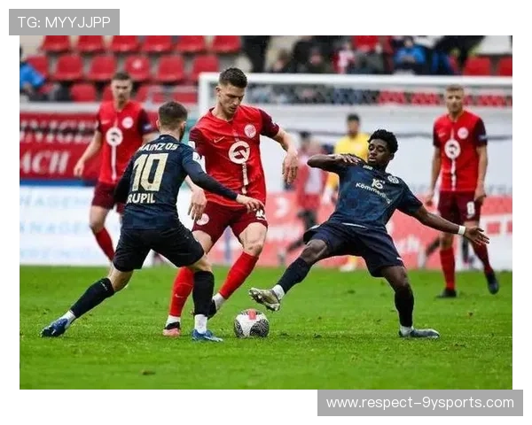 美因茨05足球俱乐部最新动态：球队战术调整与新赛季备战进展